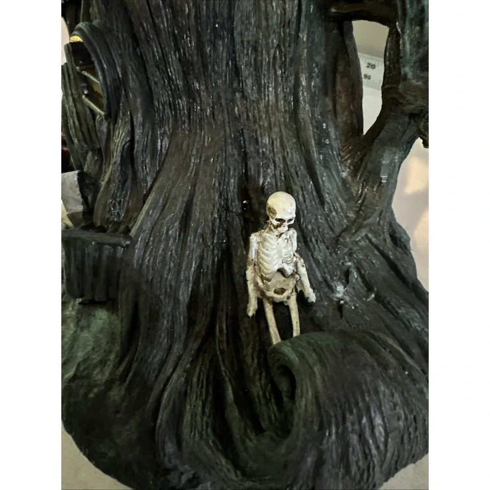 HALLOWEEN LIGHT UP & SOUND ON/OFF WITCH HAT TREE HOUSE W/GHOSTS & SKELETONS 16
